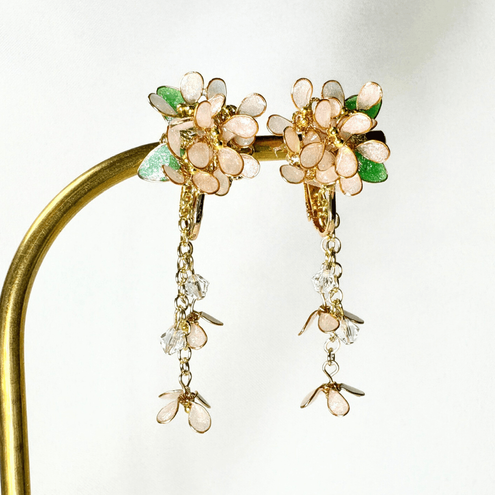 【銀木犀/ギンモクセイ】2wayイヤリング 秋の新作 揺れる白い花 金属アレルギー対応 ニッケルフリー 受注生産 | 7枚目